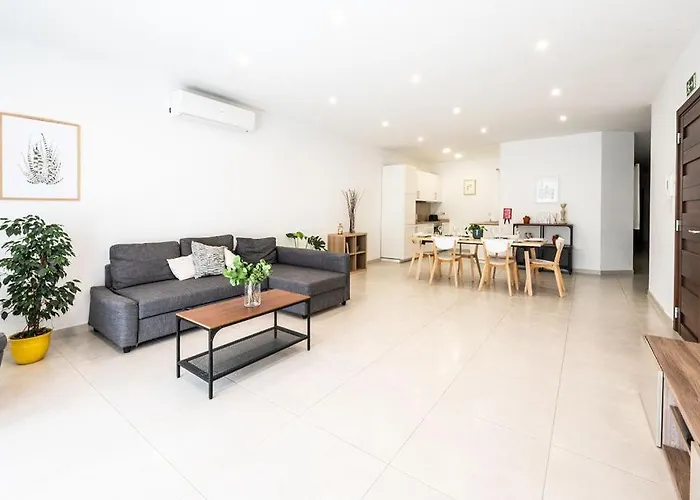 Swieqi Apartment