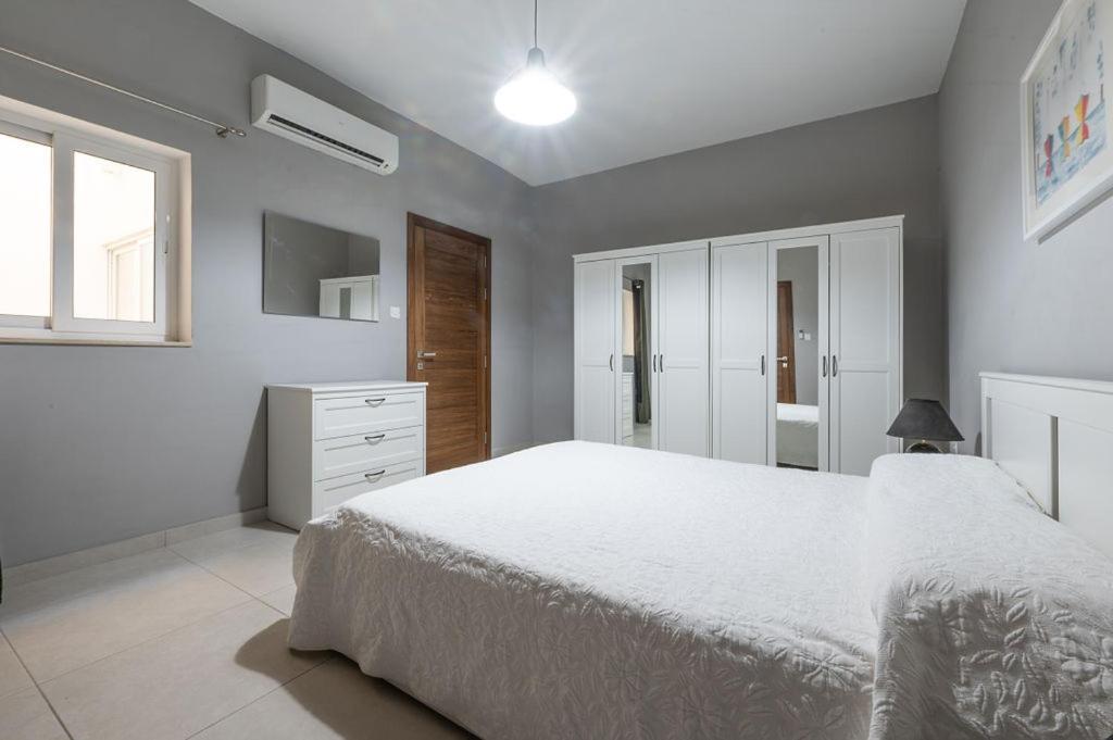 Swieqi Apartment *